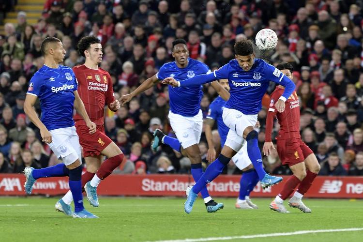 拜仁跟队：凯恩正在全力劝说格伊，希望他能选择加盟拜仁