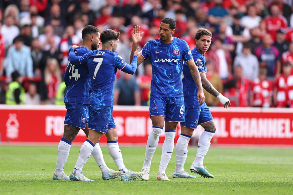 记者：曼联想3000万镑卖掉霍伊伦，在和潜在俱乐部谈判